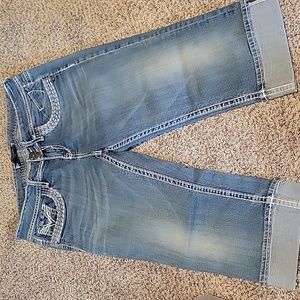 Vigoss capri cuffed heavy embroidery